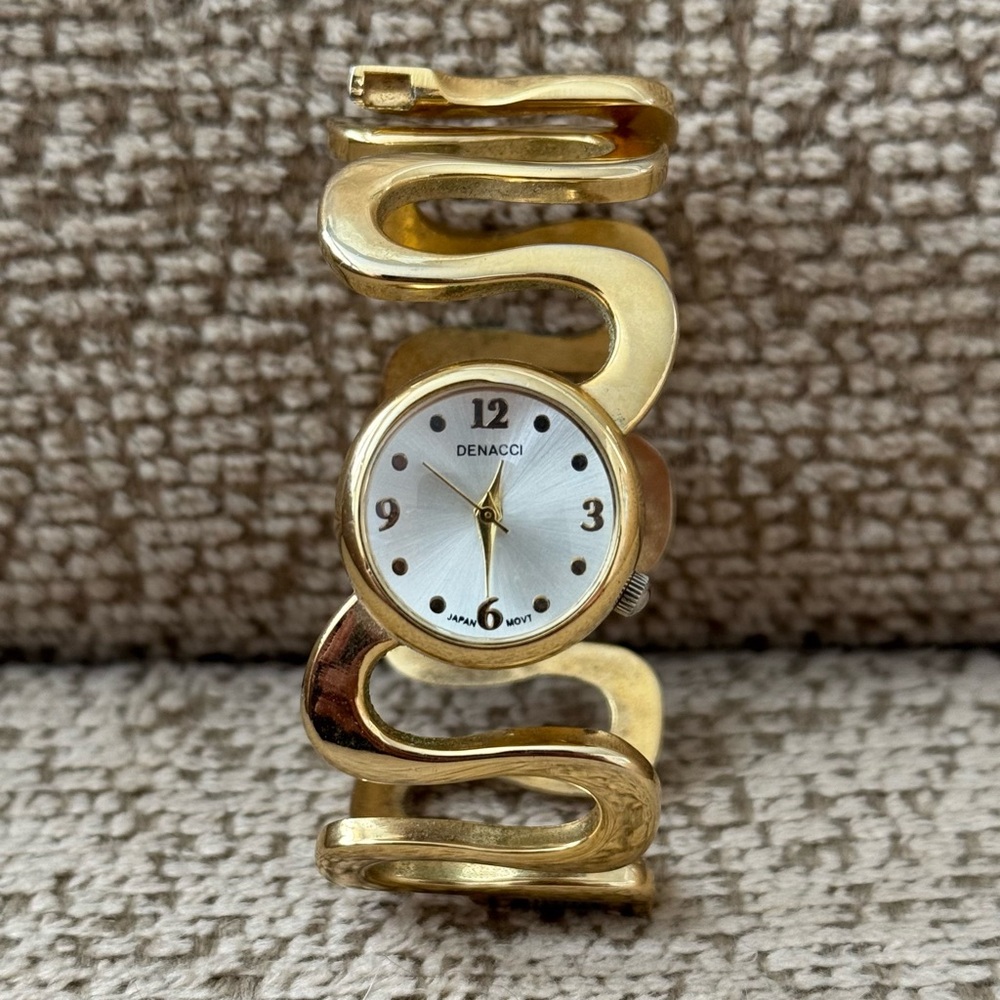 Denacci Bangle Gold Tone Spring Clasp Watch